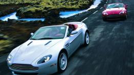 Aston Martin V8 Vantage Roadster - widok z przodu