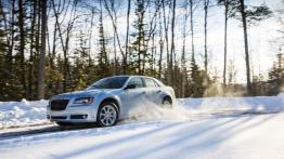 Chrysler 300 Glacier - lewy bok