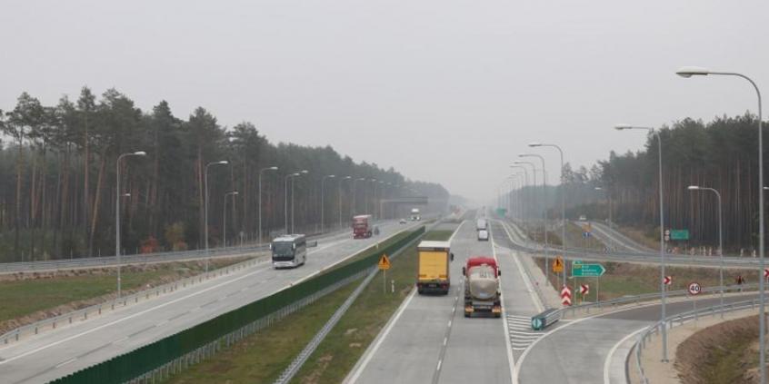 Dwa kolejne duże miasta połączone drogą ekspresową