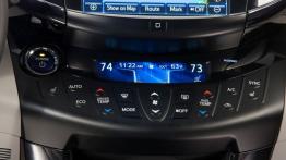 Toyota RAV4 EV - panel sterowania wentylacją i nawiewem