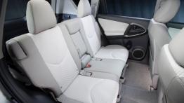 Toyota RAV4 EV - tylna kanapa