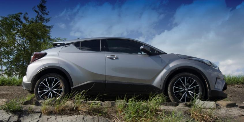 Toyota C-HR – czy wersja benzynowa ma sens?