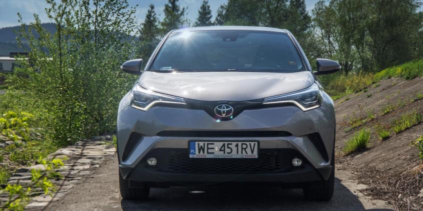 Toyota C-HR – czy wersja benzynowa ma sens?