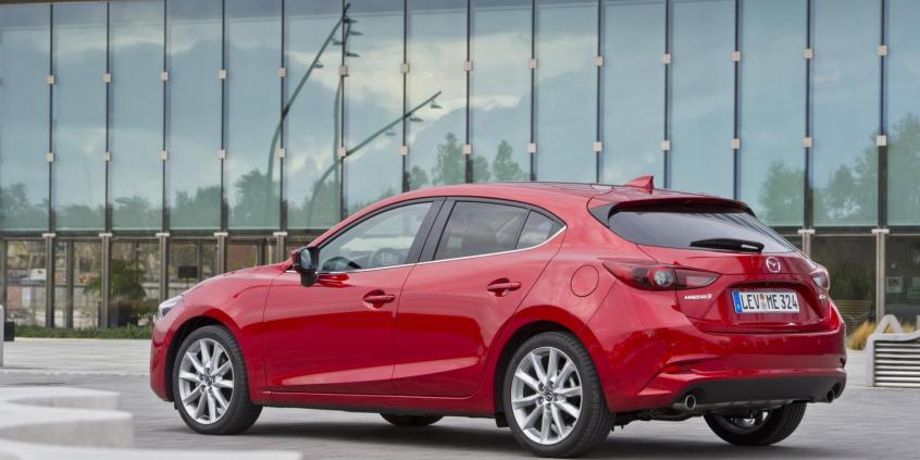 Honda Civic kontra Mazda 3 – która lepsza?