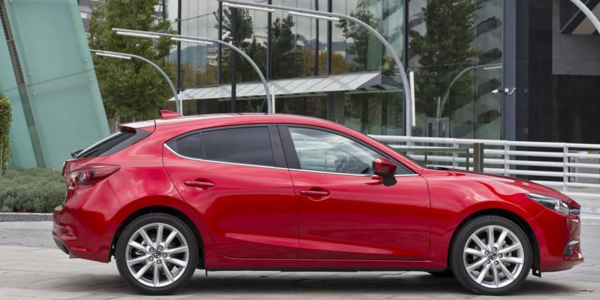 Honda Civic kontra Mazda 3 – która lepsza?