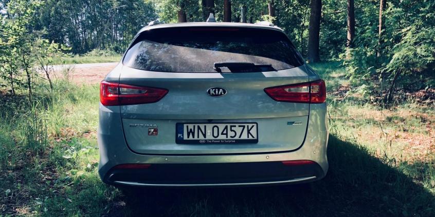 Kia Optima SW PHEV kontra Toyota Prius PHV – hybryda po koreańsku czy japońsku?