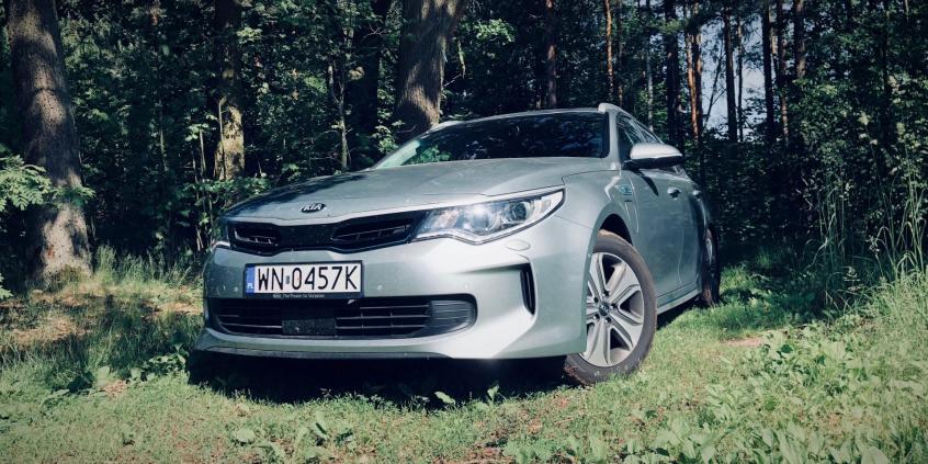 Kia Optima SW PHEV kontra Toyota Prius PHV – hybryda po koreańsku czy japońsku?