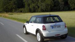 Mini Cooper II D Facelifting - widok z tyłu