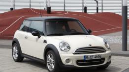 Mini Cooper II D Facelifting - widok z przodu