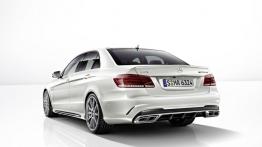 Mercedes E 63 AMG (W212) sedan Facelifting - tył - reflektory wyłączone