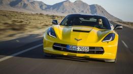 Chevrolet Corvette C7 Stingray Coupe (2014) - wersja europejska - widok z przodu