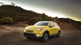 Fiat 500X Trekking Plus (2015) - wersja amerykańska - widok z przodu