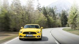 Ford Mustang VI Coupe EcoBoost (2015) - wersja europejska - widok z przodu