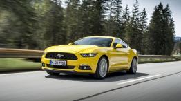 Ford Mustang VI Coupe EcoBoost (2015) - wersja europejska - widok z przodu