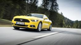 Ford Mustang VI Coupe EcoBoost (2015) - wersja europejska - widok z przodu