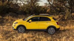 Fiat 500X Trekking Plus (2015) - wersja amerykańska - lewy bok