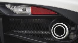 Alfa Romeo 4C Spider White (2016) - wersja amerykańska - rura wydechowa