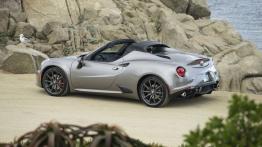 Alfa Romeo 4C Spider Basalt Grey (2016) - wersja amerykańska - widok z tyłu