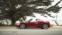 Alfa Romeo 4C Spider Rosso (2016) - wersja amerykańska - lewy bok