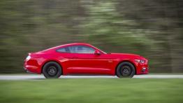 Ford Mustang VI Coupe GT (2015) - wersja europejska - prawy bok