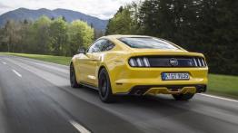 Ford Mustang VI Coupe GT (2015) - wersja europejska - widok z tyłu