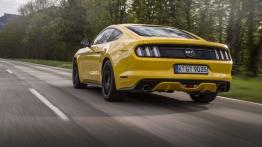 Ford Mustang VI Coupe GT (2015) - wersja europejska - widok z tyłu