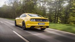 Ford Mustang VI Coupe GT (2015) - wersja europejska - widok z tyłu