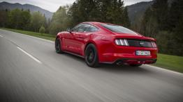 Ford Mustang VI Coupe GT (2015) - wersja europejska - widok z tyłu