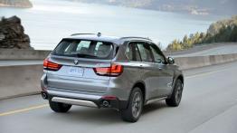 BMW X5 III (2014) xDrive30d - wersja amerykańska - widok z tyłu