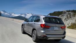 BMW X5 III (2014) xDrive30d - wersja amerykańska - widok z tyłu