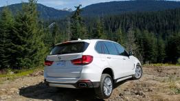 BMW X5 III (2014) xDrive50i - wersja amerykańska - widok z tyłu