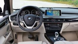 BMW X5 III (2014) xDrive30d - wersja amerykańska - kokpit