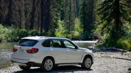 BMW X5 III (2014) xDrive50i - wersja amerykańska - widok z tyłu