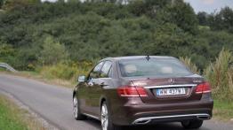 Mercedes-Benz E350 BlueTEC - wehikuł czasu dla wybrednych