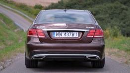 Mercedes-Benz E350 BlueTEC - wehikuł czasu dla wybrednych