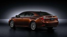 Lexus ES z nowym silnikiem debiutuje w Chinach