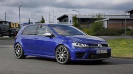 Volkswagen Golf R400 - nuklearny hot hatch