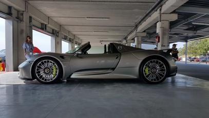 #Porsche #parade #918spyder #michelin