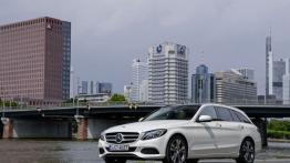 Mercedes klasy C 300 BlueTEC HYBRID (2014) kombi - widok z przodu