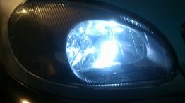 Daewoo Lanos  Hatchback - galeria społeczności - lewy przedni reflektor - włączony