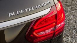 Mercedes klasy C 300 BlueTEC HYBRID (2014) kombi - emblemat