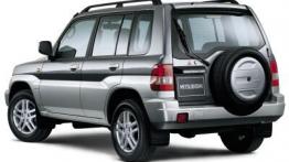 Mitsubishi Pajero Pinin - widok z tyłu