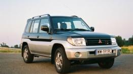 Mitsubishi Pajero Pinin - widok z przodu