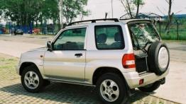 Mitsubishi Pajero Pinin - lewy bok