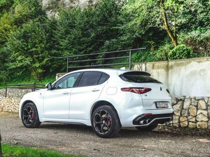 #AlfaRomeo #Stelvio #StelvioQ #Quadrifoglio