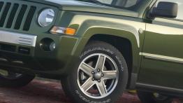 Jeep Patriot - lewy bok