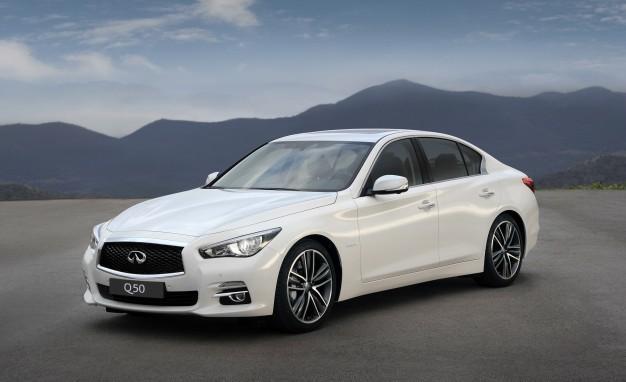 Sportowy sedan Infiniti Q50 2016 ?  nowe silniki i technologie w służbie wyjątkowych osiągów 