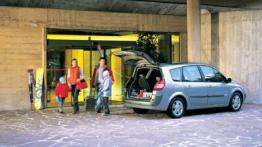 Renault Grand Scenic - tył - bagażnik otwarty