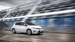 Toyota Auris II Hatchback 5d Hybrid - prawy bok