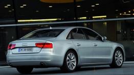 Audi A8 Hybrid - widok z tyłu